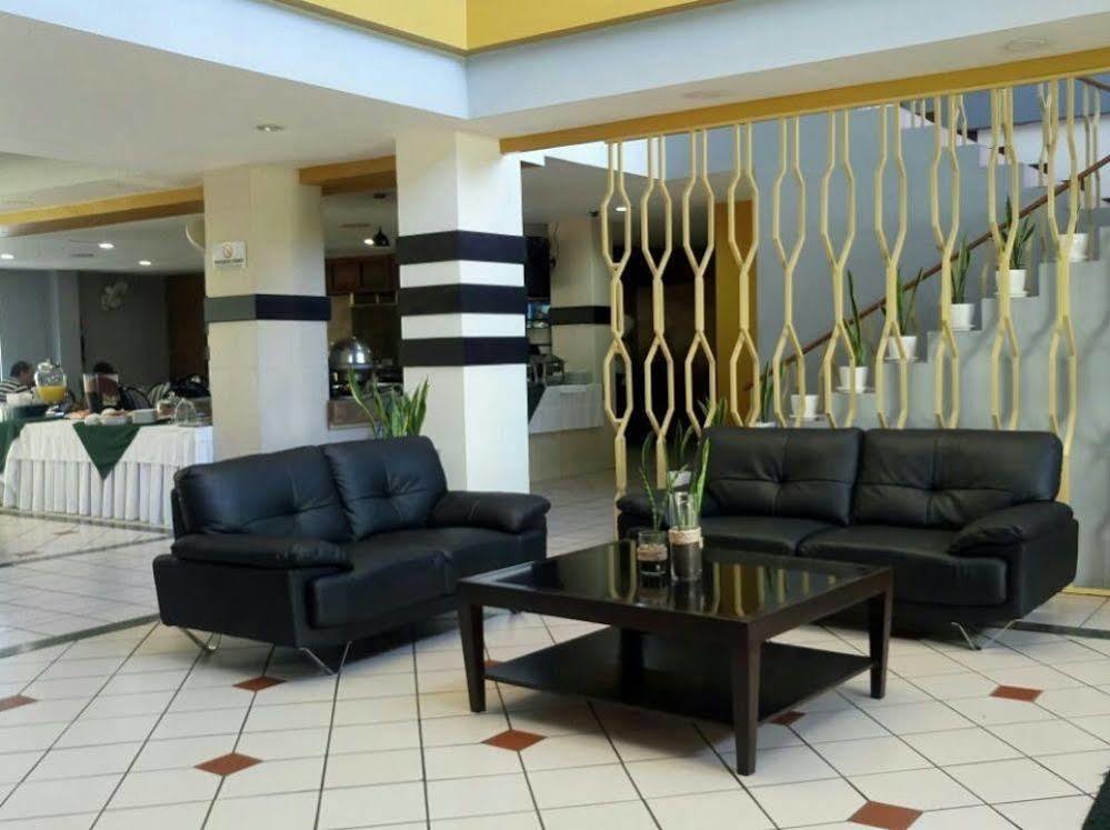 Siesta Hotel And Casino Antiguo Cuscatlán エクステリア 写真