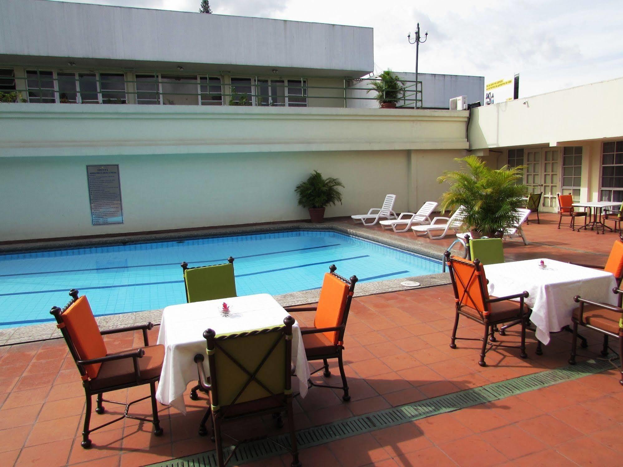 Siesta Hotel And Casino Antiguo Cuscatlán エクステリア 写真