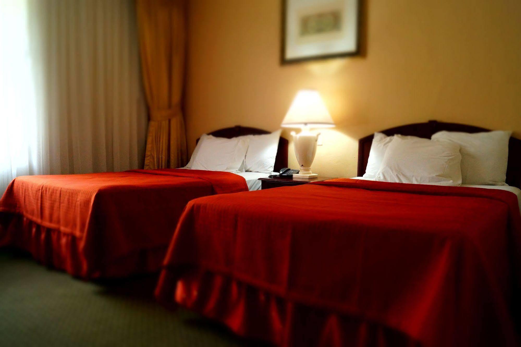 Siesta Hotel And Casino Antiguo Cuscatlán エクステリア 写真