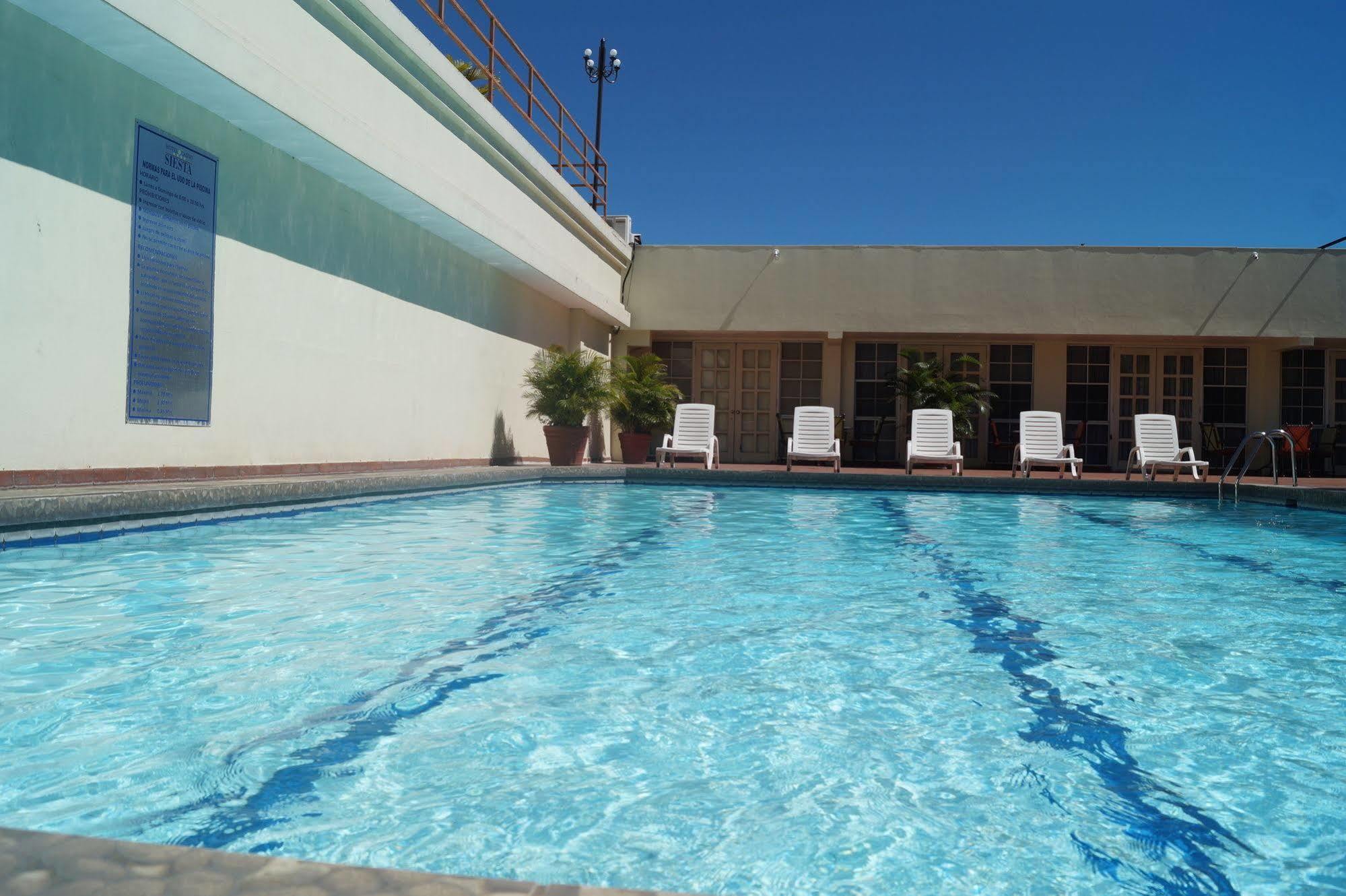 Siesta Hotel And Casino Antiguo Cuscatlán エクステリア 写真