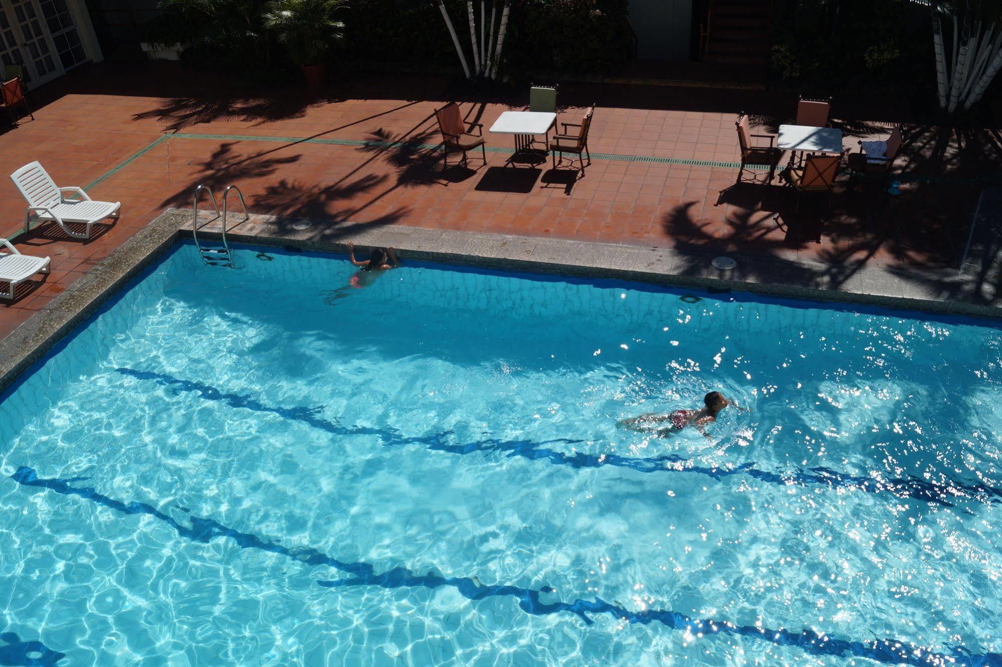 Siesta Hotel And Casino Antiguo Cuscatlán エクステリア 写真