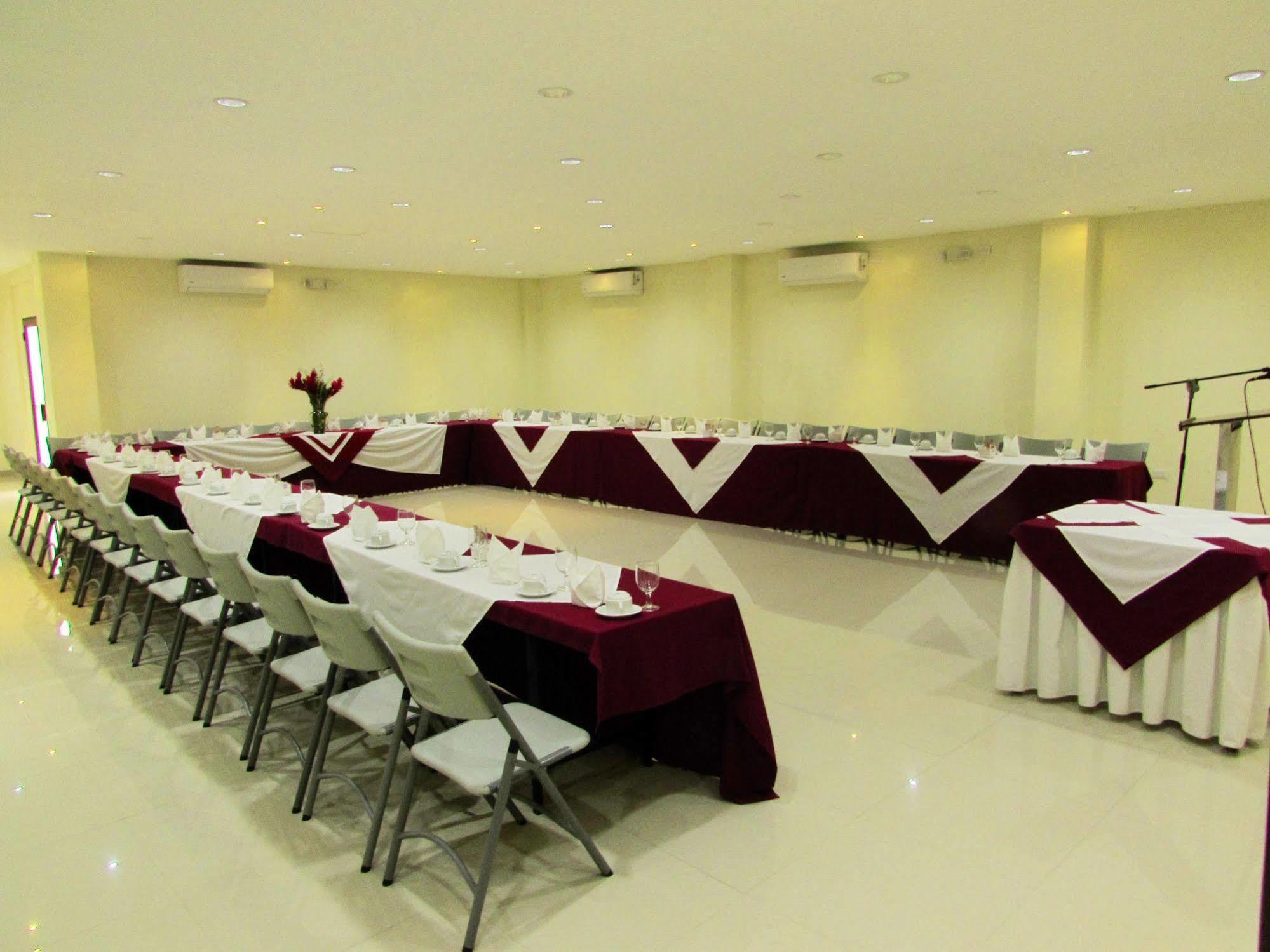 Siesta Hotel And Casino Antiguo Cuscatlán エクステリア 写真